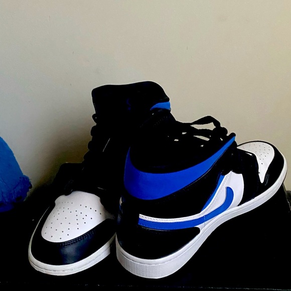 Air Jordan 1 mid